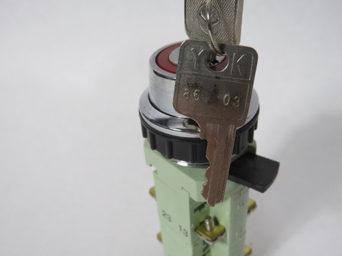 Generic 3Pos Wide Base Left Right Spring Back Keyed Switch 4NO 10A 250VAC USED