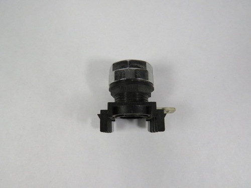 Eaton E22P3 Green Push Button Operator w/ Mounting Latch USED