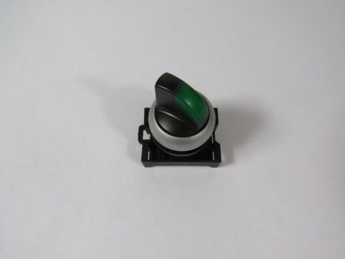 Cutler-Hammer M22S-WLKV-G Selector Switch w/ Mounting Latch 2-Position USED