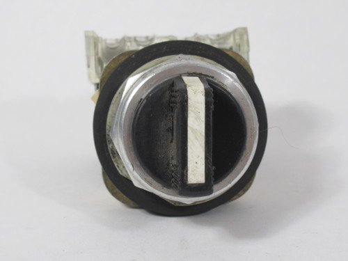Allen-Bradley 800TC-J91A Momentary Selector Switch Ser. T 3-Pos 1NO 1NC USED