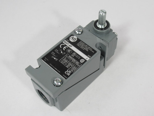 Allen-Bradley 802T-AP Series J Oiltight Limit Switch C/W 40146-747-63 Head NEW
