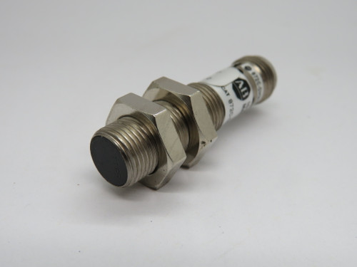 Allen-Bradley 872C-DH3NP12-D4 Inductive Proximity Sensor 10-30VDC 200mA 3mm USED