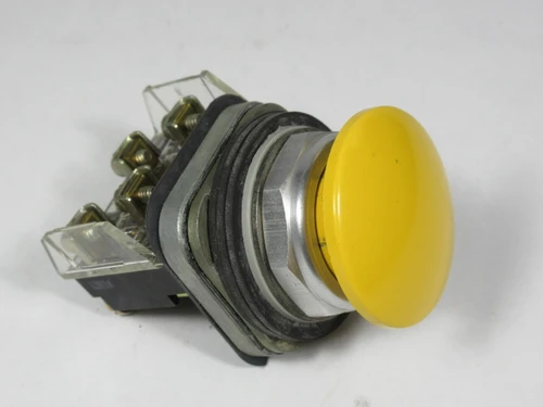 Allen-Bradley 800T-D9A Series T Push Button Yellow Mushroom Head 1NO 1NC USED