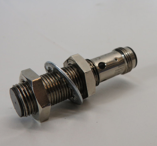 Omron E2B-M12KS04-M1-C1 Proximity Sensor 10-30VDC 4mm Range 200mA USED