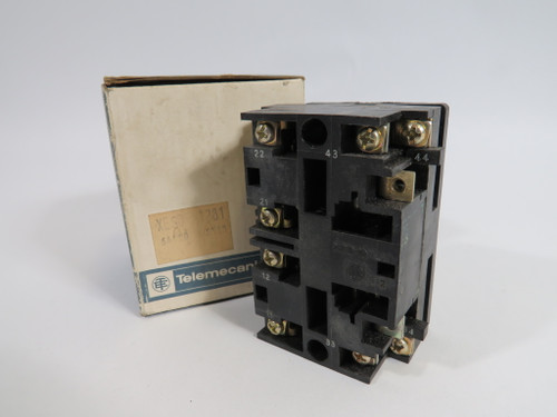 Telemecanique XES-D1281 Standard Contact Block 600V 10A *Shelf Wear* ! NEW !