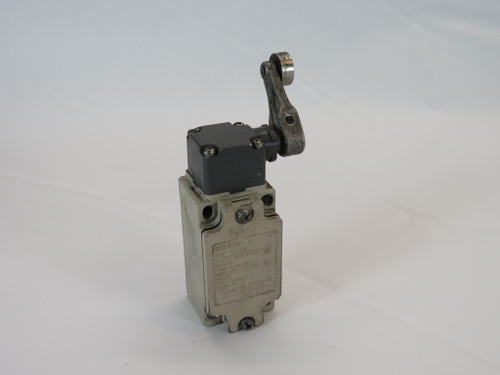 Omron D4B-3111N Limit Switch 400V 2A C/W Roller Lever Actuator USED