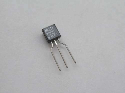 Motorola 2N3906 General Purpose Transistor 40VDC 200mA 4.5pF *LOT OF 26* NOP