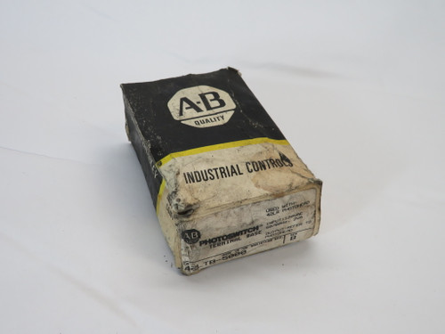Allen-Bradley 42LTB-5000 Series B Terminal Base 120V SHELF WEAR/BOX DAMAGE NEW