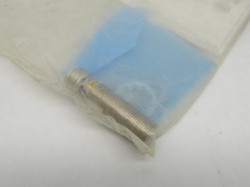 Omron E2E-X3D1-M1 Proximity Sensor 12-24VDC 3mm Distance NO NWB