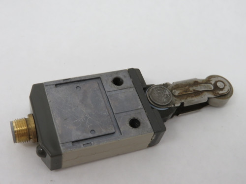 Omron D4CC-3060 Series B Roller Plunger Limit Switch 1A 30V SPDT USED