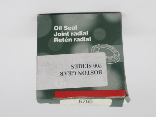 Chicago Rawhide 6765 Oil Seal 0.688" ID 1.25" OD 0.256" W *DAMAGED BOX* NEW