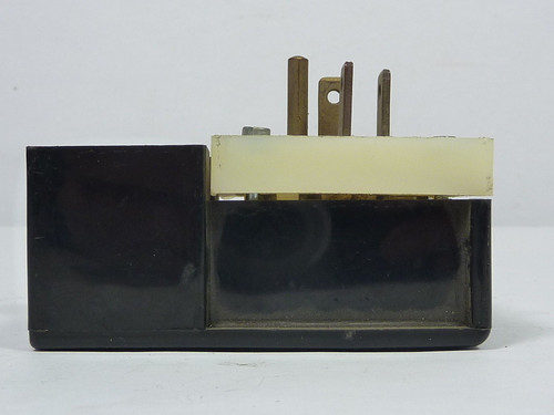 Hubbell HBL8421C Dead Front Angle Plug 20A 250V 3P 4W USED