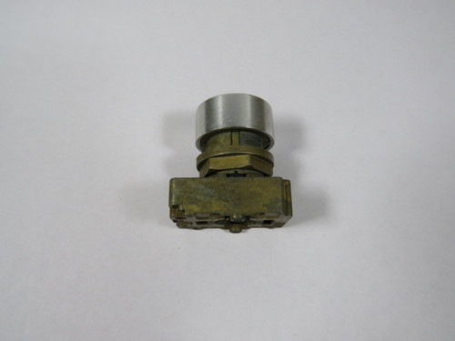 Allen-Bradley 800FM-F301-2LX Push Button Operator w/ Mounting Latch USED