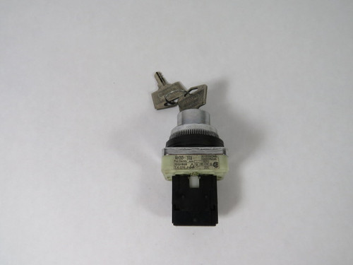 Fuji Electric AH30-J0A Selector Switch w/ Key 6A 250V 1NO 2-Position USED