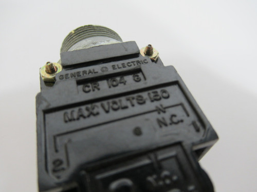 General Electric CR104B122 Selector Switch 2NO/2NC 2-Position USED