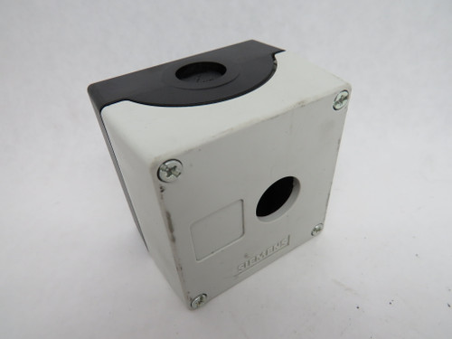 Siemens 3SU1801-0AA00-0AB1 Plastic 1 Hole Push Button Enclosure 22mm USED