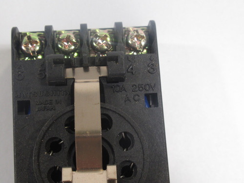Matsushita AT8-RFD Relay Socket w/Clamp 10A@250VAC 8-Pin USED