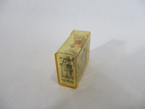 IDEC RH1B-U-120V Slim General Purpose Relay 10A 120VAC Coil USED
