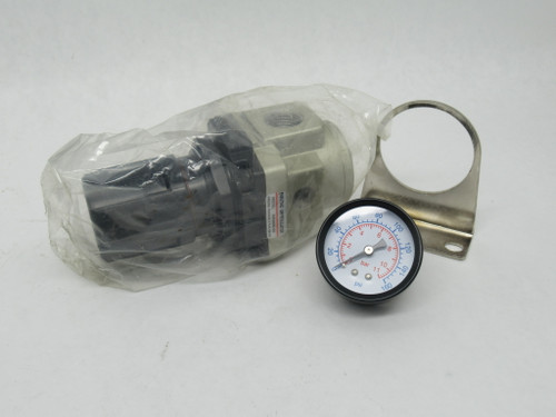 Pneutac AR4000-04 Regulator w/ Gauge and Bracket 1/2" NPT SHELF WEAR NEW