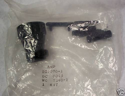 Amphenol 206070-1 Plastic Circular Cable Clamp NWB