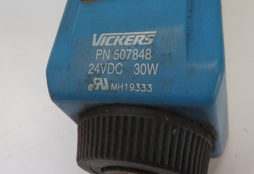 Vickers DG4V-3S-8C-VM-U-H5-61 4-Way Directional Valve 24VDC 30W 10.5 gpm USED