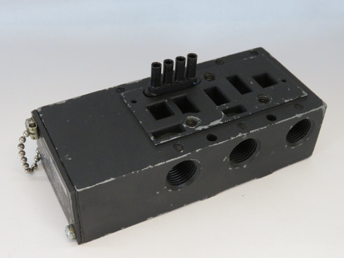 Schrader Bellows K022113 Plug-In Solenoid Valve Base 3/8" 1/2" NPT USED