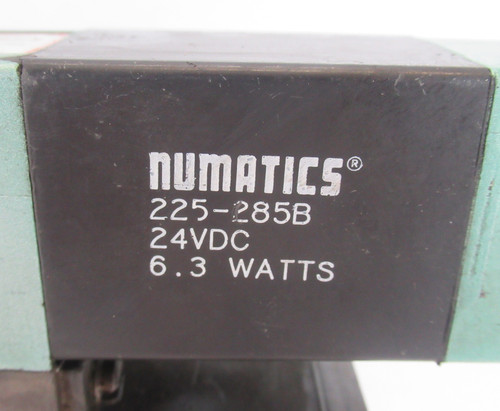 Numatics 082SS43CM000061 Solenoid Valve 24VDC .25A 6.3W USED