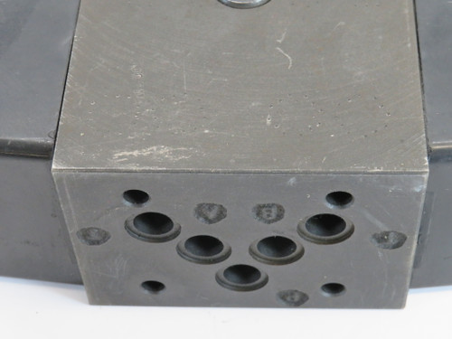 Parker D3W1CNYC4-32 Directional Valve 3000 psi 120V 60Hz 0.72A SHELF WEAR USED