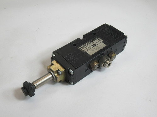 Pneumax 828.52.3.6.M2 5/2-Way Differential Valve 1/8" NPT USED