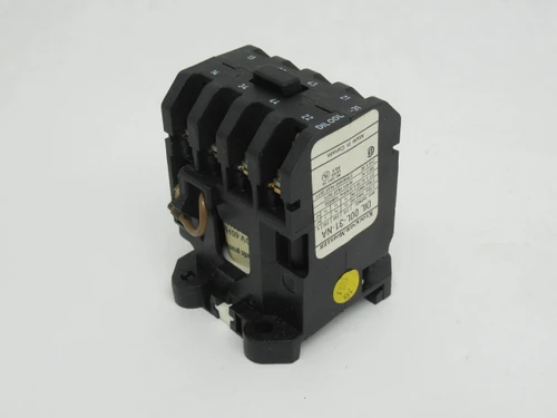 Klockner-Moeller DIL00L-31-NA Relay 20A 3NO 1NC 110/120V 50/60Hz SHELF WEAR NEW
