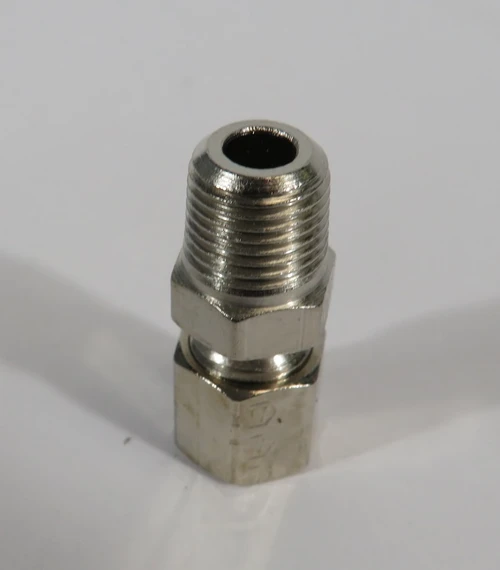 Weatherhead 7217X3 Stainless Steel Male Connector 1/8" NPT 3/16" Tube NOP