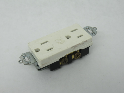 Pass & Seymour 26252-W Duplex Receptacle 15A 125V 3W 2P White USED