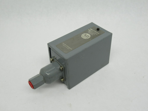 Allen-Bradley 836-C7 Series CA Pressure Switch 600V 1/4" NPT SHELF WEAR NOP