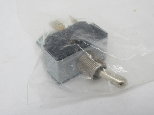 Cutler-Hammer 7561K6 Toggle Switch ON-NONE-OFF 2PST 15A 125V 10A 250V NOP
