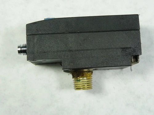 Festo 529968 SDE1-D10-G2-R14-L-P2-M8 LCD Display Pressure Sensor 145 psi USED