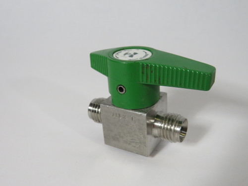 Swagelok SS-4P4T 2-Way Ball Valve 1.6cv NO TUBE ENDS USED