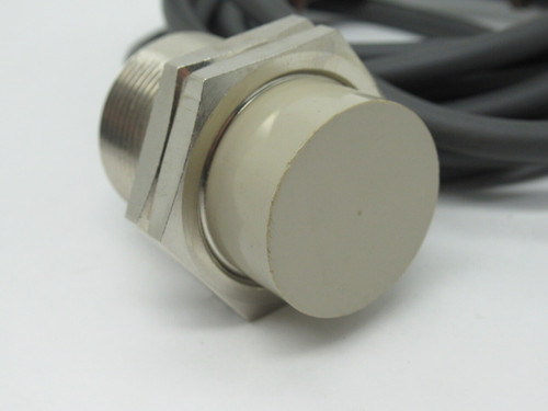 Omron TL-X18MC1-GE Proximity Switch 12-24VDC NPN NO 18mm Distance SHELF WEAR NOP