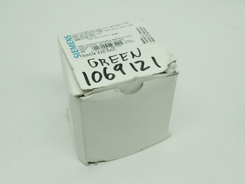Siemens 8WD4420-5AC Continuous Light Element Green LED 24VAC/DC BOX DAMAGE NEW