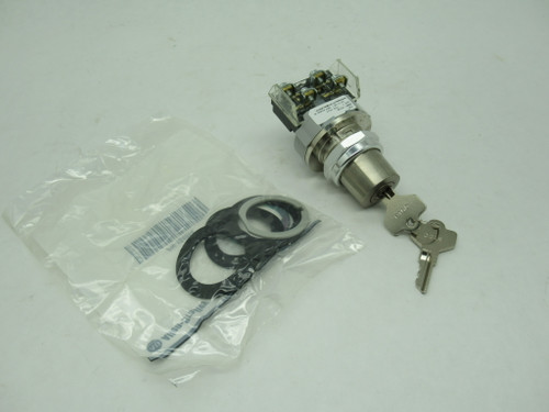 Allen-Bradley 800T-H33A Cylinder Lock Switch 2-Pos 1NO 1NC C/W Keys BOX DMG NEW
