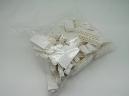 Molex 39-01-2246 Mini Fit Jr. Plug Housing White 24 Circuit 94V-0 Lot of 82 NOP