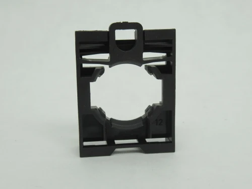 Eaton M22-A Mounting Adapter 22mm 3-Element USED