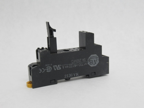 Allen-Bradley 700-HN122 Series A Relay Socket 5A 250VAC USED