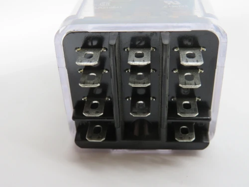 Omron MJN3CF-AC120 General Relay 120VAC 10A 250VAC 28VDC 11 Blade USED