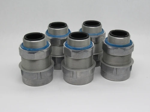 Thomas & Betts STE200 Cable Fitting 2" Hub 1.825-2.375" 5-Pack SHELF WEAR NEW