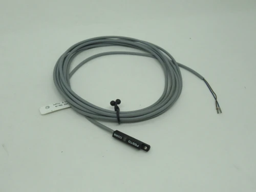 Festo 525908 SMT-8F-ZS-24V-K2.5-OE-EX Proximity Switch MISSING HARDWARE NWB