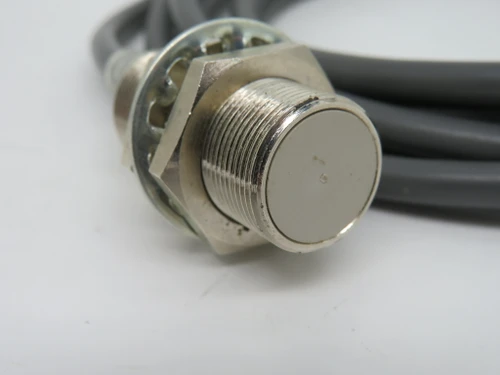 Omron E2E-X5E2 Proximity Sensor 12-24VDC 200mA 5mm Distance 2m Cable NOP