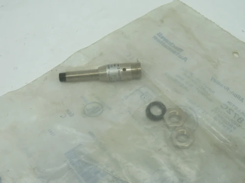 Allen-Bradley 872C-D3NN8-D4 Ser C Proximity Switch 10-30VDC 200mA 3mm D NWB
