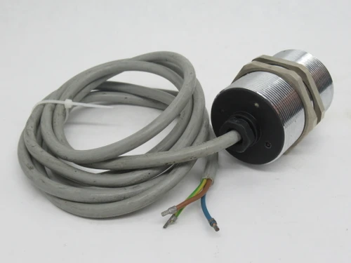 Turck BI20-G47-AZ3X Proximity Sensor 20-250VAC 5-500mA 20mm Distance USED