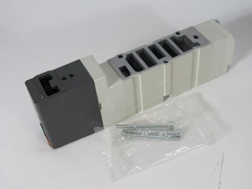 SMC VQC4201-51 Solenoid Valve w/Screws 0.15~1.0mPa NOP