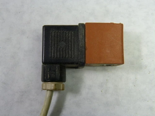 Lucifer Sperry Vickers 488980F-24 Solenoid Coil w/Connector 2.5W 24VDC USED